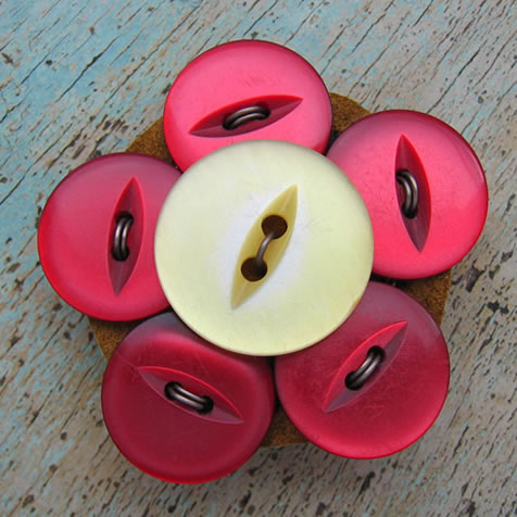 Milomade Button Flower Brooch - Nasturtium - Eco Chic